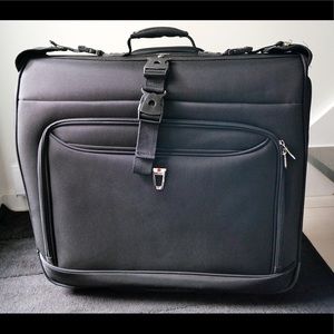 ⭐️NWOT⭐️ Suitcase